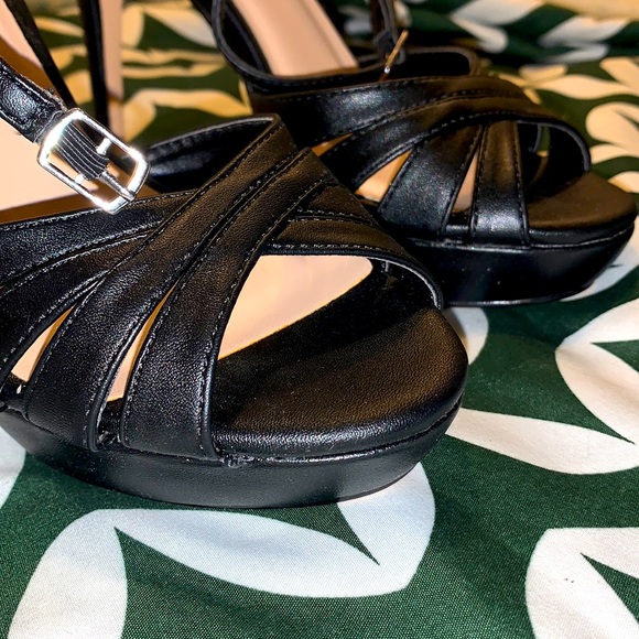 LE CHATEAU OPEN TOE PUMPS - Picture 4 of 5